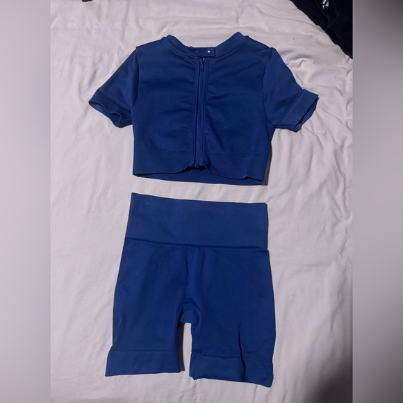 Set Active Set - Picture 1 of 3